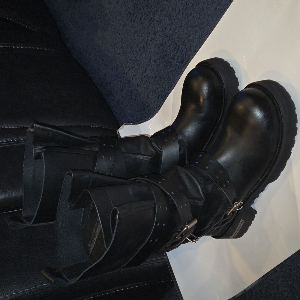 Balenciaga Men's Venom High Boot in Black - Picture 3 of 11